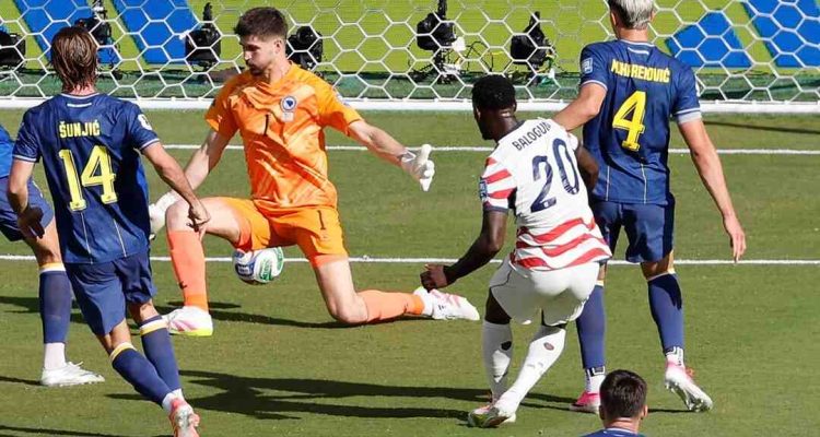 Amerika Serikat Tumbangkan Bosnia 2-0 Meski Bermain dengan 10 Orang, Melaju ke 16 Besar Piala Dunia 2026