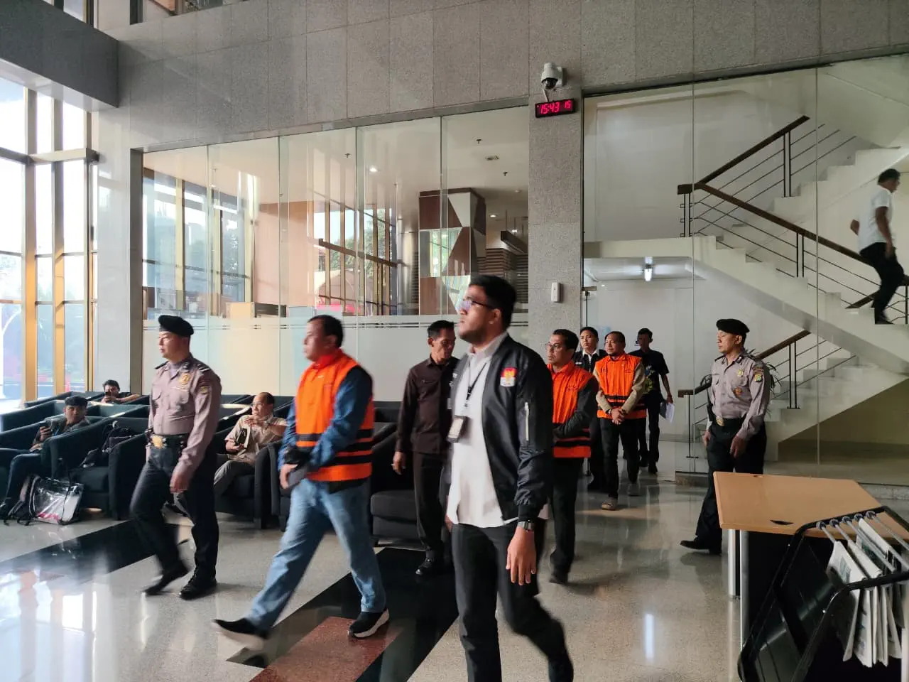 KPK Ungkap Alasan Amankan Istri Kedua Bupati Kuansing Saat OTT, Terkait Mobil Pajero Sport Rp700 Juta
