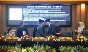 Ratu Dewa Hadiri Paripurna DPRD Palembang, Bahas Raperda Air Limbah, Kesenian hingga Penataan Organisasi Pemerintah
