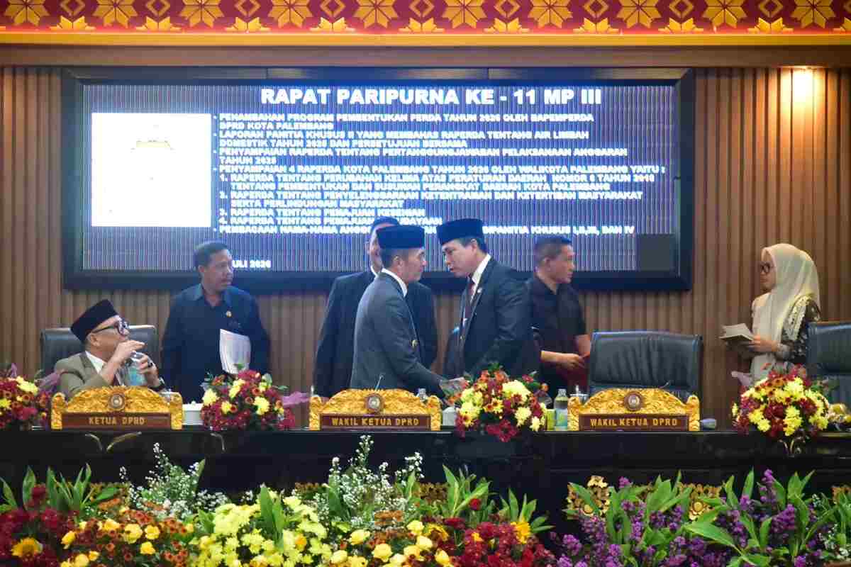Ratu Dewa Hadiri Paripurna DPRD Palembang, Bahas Raperda Air Limbah, Kesenian hingga Penataan Organisasi Pemerintah