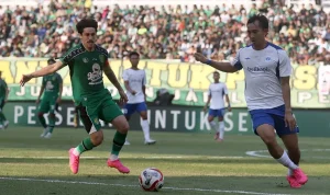 Bernardo Tavares Belum Puas Meski Persebaya Tahan Imbang PSIS, Soroti Finishing dan Mental Pemain