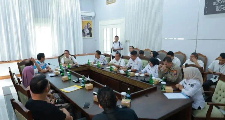 Ratu Dewa Pastikan 27 Pedagang Stadion Kamboja Belum Digusur, Pemkot Palembang Siapkan Solusi Relokasi