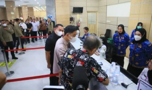 Pastikan Pelayanan BPJS Optimal, Wapres Gibran Didampingi Herman Deru Tinjau RSUD Siti Fatimah