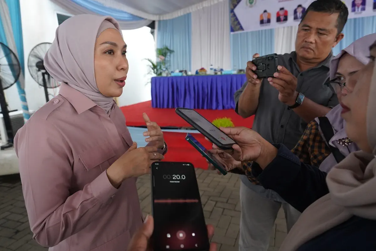 Antrean Solar Masih Jadi Keluhan Warga, Koordinator Reses DPRD Sumsel Hj Zaitun Dorong Pengawasan Distribusi Diperketat