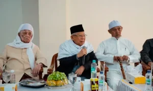 Ma'ruf Amin dan Kiai Sepuh Bertemu di Lirboyo, Minta Prabowo Tegas Jika Ada Pejabat Intervensi Muktamar NU