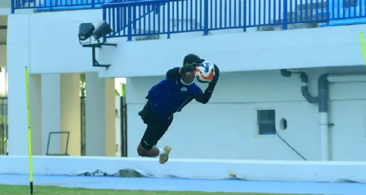 Persela Lamongan Punya Empat Kiper untuk Championship 2026/27, Bima Sakti Tekankan Kemampuan Build Up