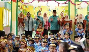 Ketua TP PKK Sumsel Feby Herman Deru Tinjau PAUD Binaan dan Dorong UMKM Muara Enim