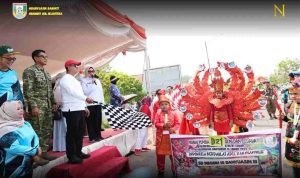 Wakil Bupati Banyuasin, Ir. Netta Indian, S.P.,menghadiri Pawai Karnaval Pembangunan, Seni dan B(1) Pawai Karnaval HUT ke-81 RI di Banyuasin Meriah, Netta Indian Apresiasi Semangat Gotong Royong Warga