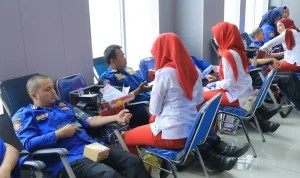 Dewi Sastrani Tinjau Donor Darah di Damkar Palembang, Ajak Warga Rutin Berdonor
