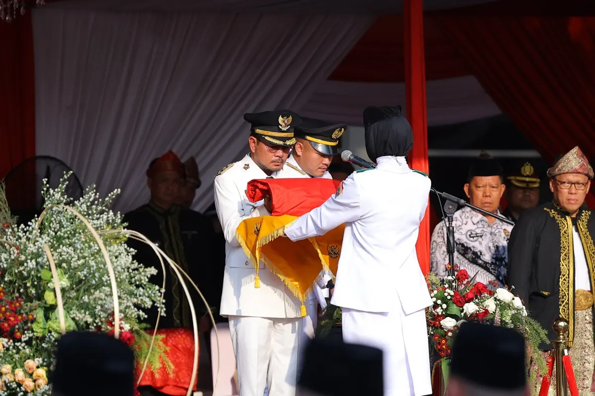 Prima Salam Pimpin Upacara Penurunan Bendera HUT ke-81 RI di JSC Palembang
