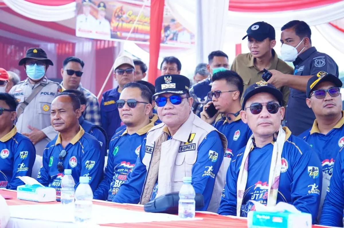 HUT ke-81 RI di Bayung Lencir Meriah, Bupati Muba Buka Lomba Perahu Bidar Besale