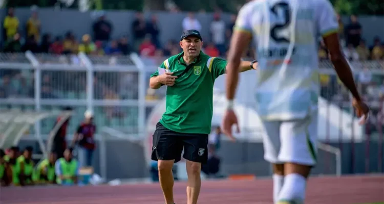 Persebaya Evaluasi Kegagalan Pertahankan Keunggulan, Bernardo Tavares Soroti Gol Kedua