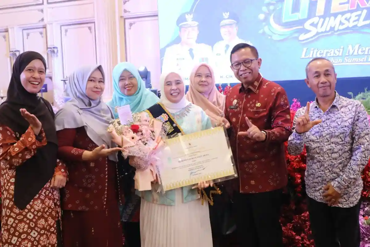 Bunda Literasi Palembang Dewi Sastrani Raih Penghargaan Bhakti Adipustaka Sumsel 2026