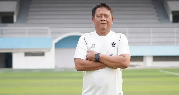Mundari Karya Resmi Jadi Pelatih Kepala Isenmulang Kalteng FC, Lengkapi Regulasi Kepelatihan