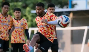 PSPS-Bertekad-Curi-Poin-di-Kandang-PSIS-1789082986 PSPS Pekanbaru mematangkan persiapan jelang menghadapi PSIS Semarang di laga perdana Pegadaian Championship 2026/27. Askar Bertuah bahkan menjalani latihan dua pekan di Semarang untuk beradaptasi dengan cuaca dan kondisi setempat.