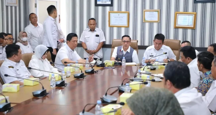 Ratu Dewa Berang, Usir Perwakilan OPD Saat Rapat Antisipasi Banjir Palembang