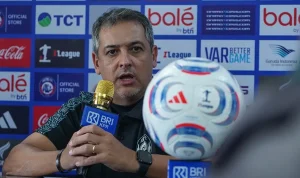 Marcos Santos Ungkap Rahasia Bola Mati Arema FC yang Berbuah Tiga Gol