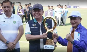 Wabup Ardani Serahkan Piala Bergilir, Turnamen U-15 Piala Gubernur Sumsel 2026 Resmi Dibuka Wabup Ardani Serahkan Piala Bergilir, Turnamen U-15 Piala Gubernur Sumsel 2026 Resmi Dibuka