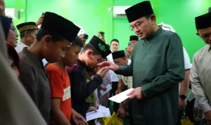 Safari Jumat di Talang Betutu, Prima Salam Minta Camat dan Lurah Proaktif Tangani Persoalan Warga