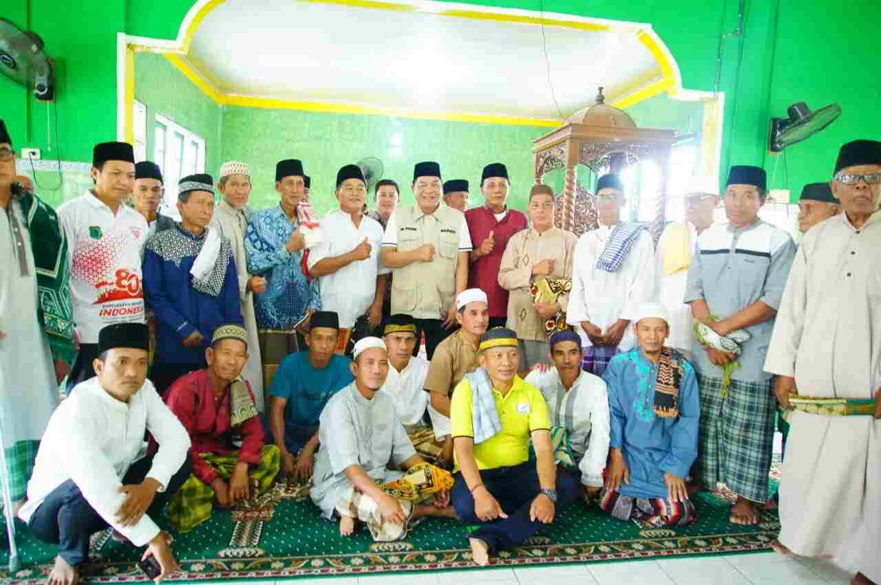 Dari Silaturahmi hingga Bantuan Masjid, Ini Momen Bupati Toha Bersama Warga Lais