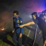 Sekda Muba Turun Langsung Padamkan Karhutbunlah di Lais, 1 Hektare Lahan Terdampak