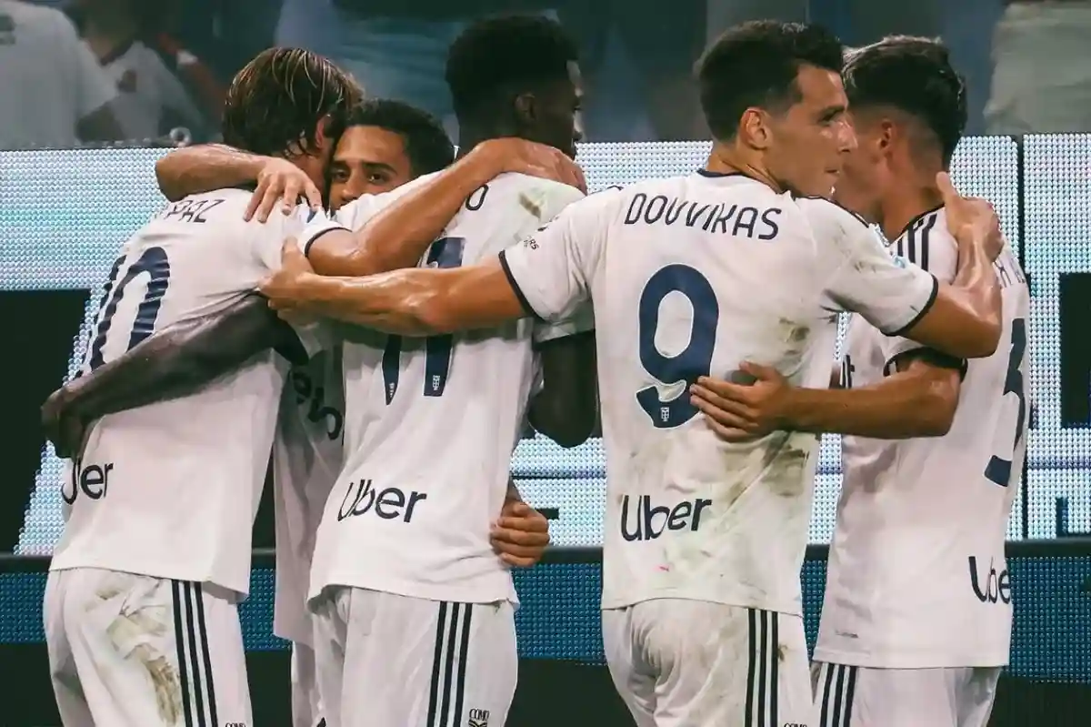 Como Puncaki Klasemen Liga Italia Usai Hajar Genoa 4-1