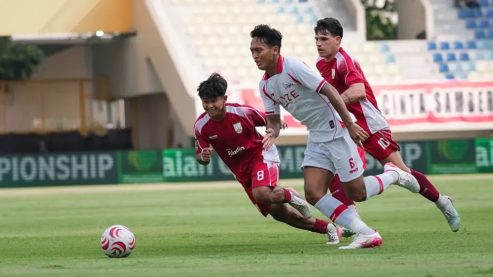 De Red FC Tahan Persis Solo 0-0, Strategi Aji Santoso Berbuah Satu Poin