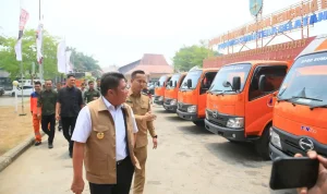 Herman Deru meninjau gudang BPBD Sumsel untuk memastikan kesiapan bantuan Presiden, logistik, dan peralatan penanganan karhutla serta dampak kabut asap. Herman Deru meninjau gudang BPBD Sumsel untuk memastikan kesiapan bantuan Presiden, logistik, dan peralatan penanganan karhutla serta dampak kabut asap.