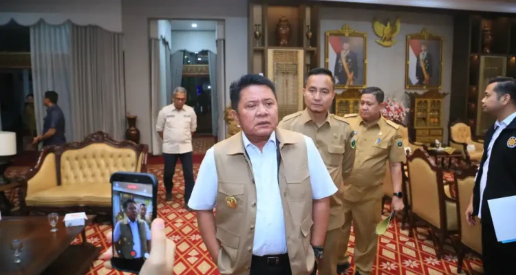 Herman Deru Pastikan Pesawat untuk Operasi Dry Ice Berangkat Besok ke Sumsel
