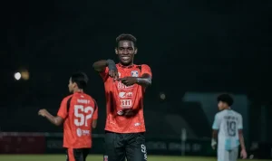 Ousmane Maiket Camara Bersinar di Kendal Tornado FC, Bidik Promosi ke Super League