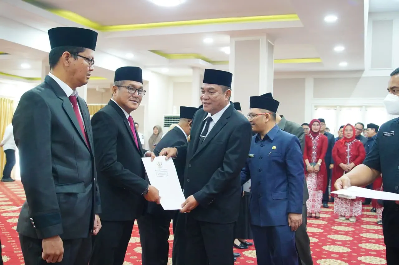 Bupati Toha Tohet Lantik Pejabat Muba, Tekankan Integritas dan Kinerja Nyata