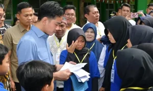 Wapres saat Tinjau Sekolah Rakyat SMPN 18 Cirebon.