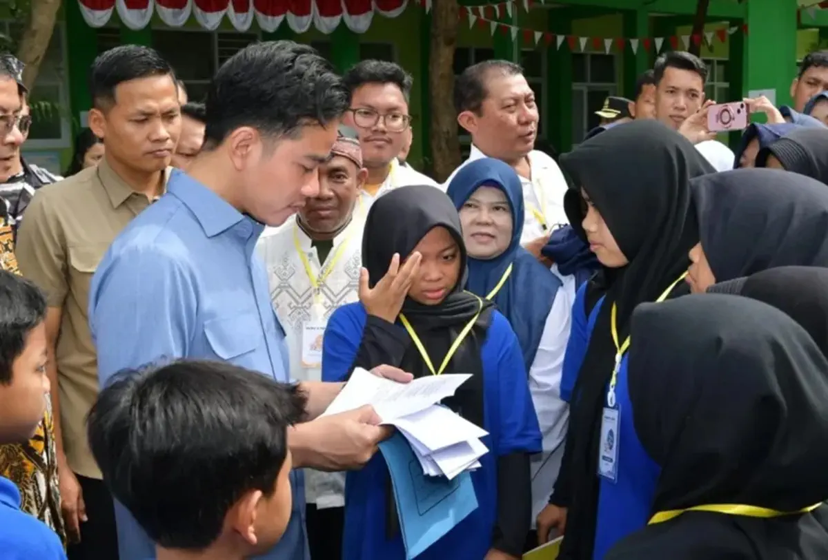 Wapres saat Tinjau Sekolah Rakyat SMPN 18 Cirebon.