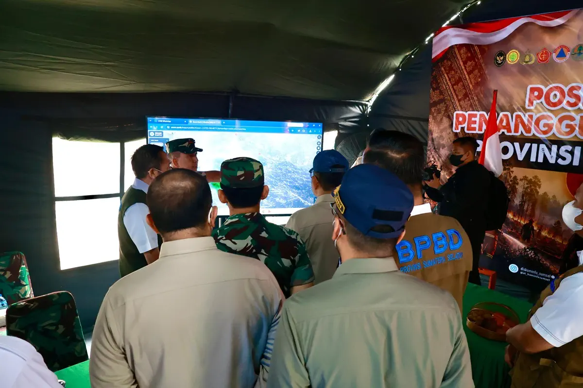 Menko Polkam Tinjau Karhutla di Palembang, Minta Perusahaan Nakal Ditindak Tegas